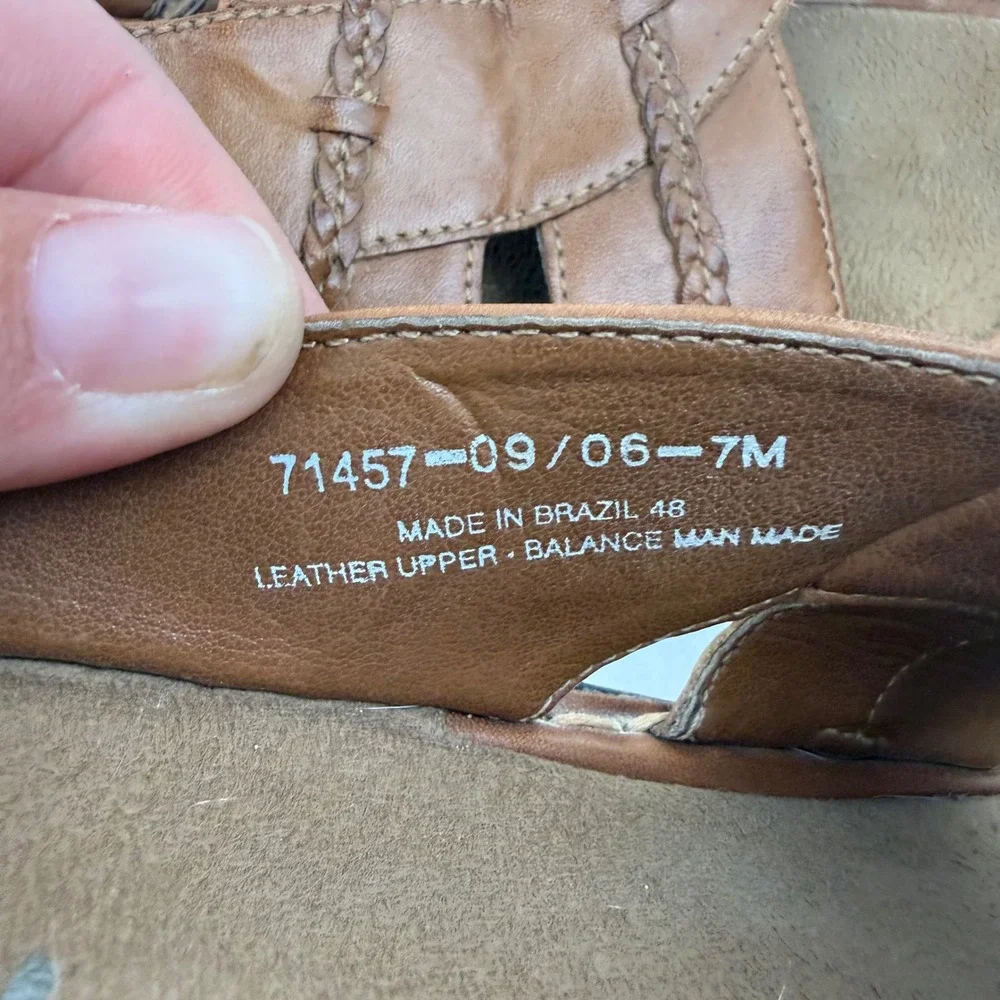Clarks Womens Tan Brown Leather Braided Slide Sandals Size 7M Made in Brazil - Picture 12 of 13